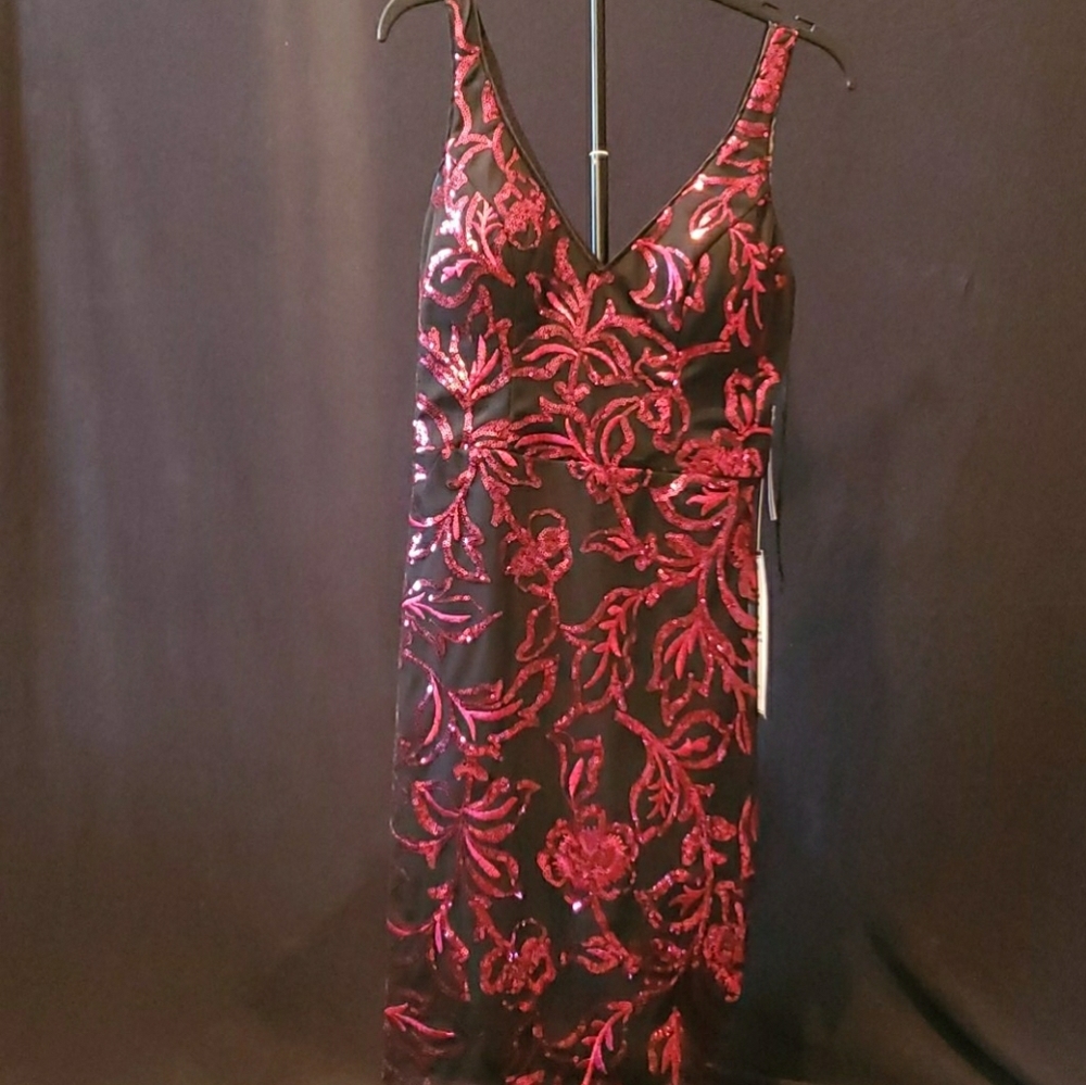 Dazzling cocktail dress with sequin detail